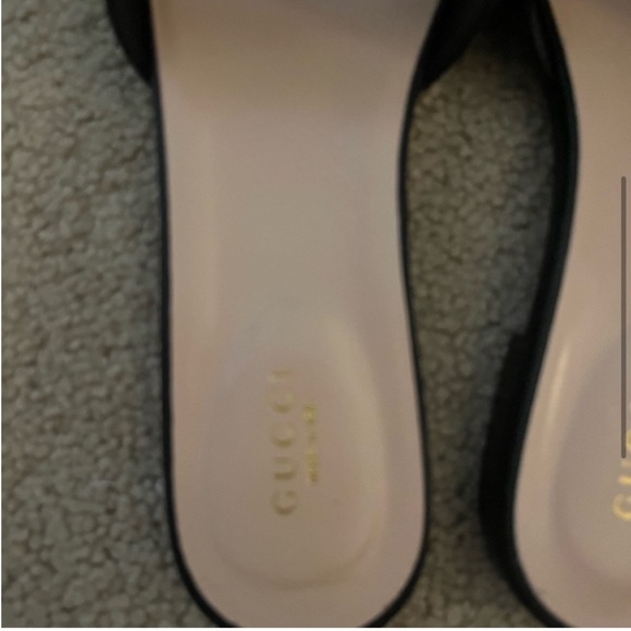 Gucci Black Sandals with Iconic GG Logo - Picture 4 of 7